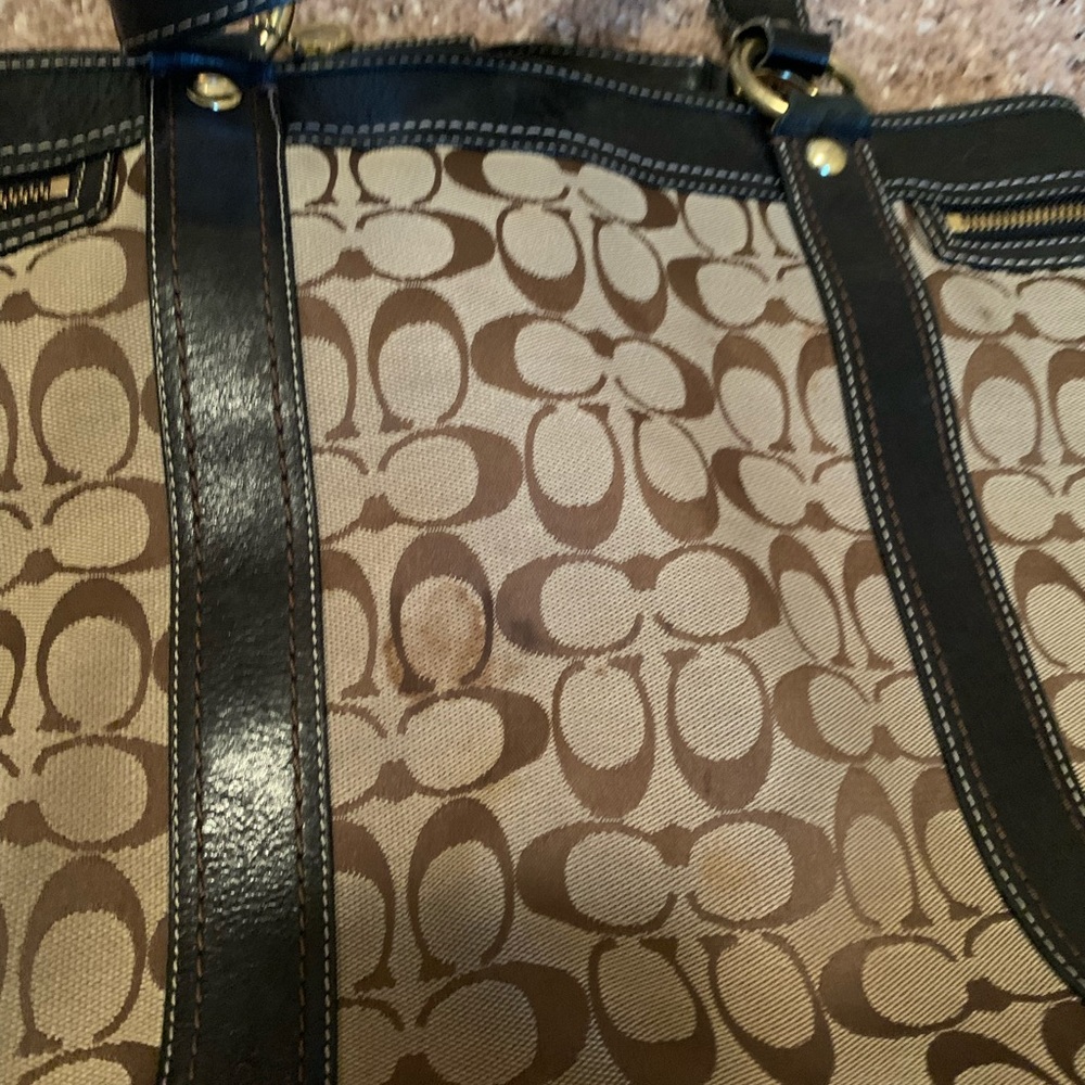 Coach - Picture 3 of 5
